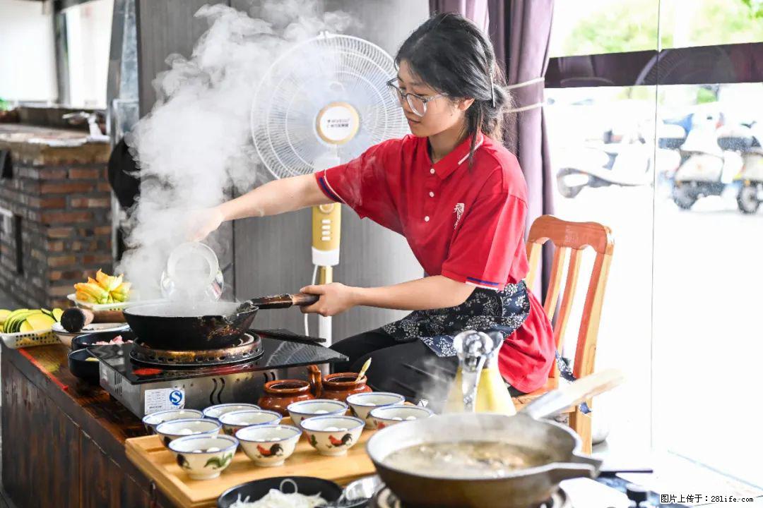全网追的“扁担女孩”，找了一份暑假工，时薪12元 - 莆田生活资讯 - 莆田28生活网 pt.28life.net